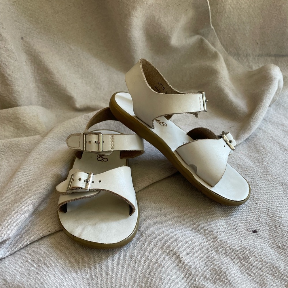 GUC White Leather Footmates Tide Waterproof Sandal, Size 8